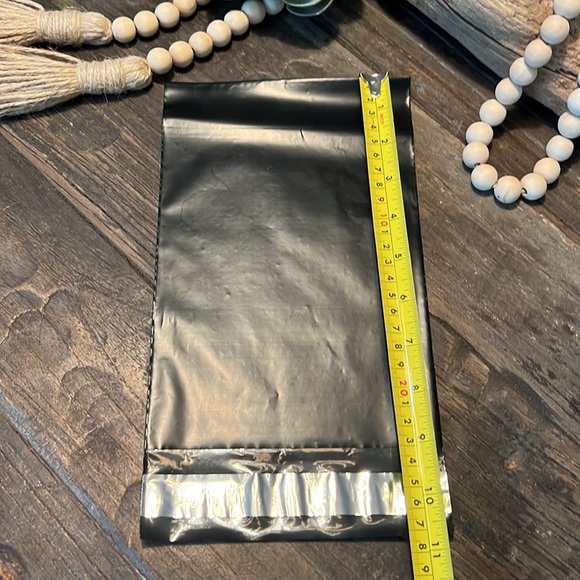 3/$20📦 20 - 6x9” Sm poly mailers in black with FREE stickers - Picture 6 of 6